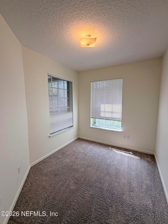 Building Photo - 3888 Summer Grove Way S