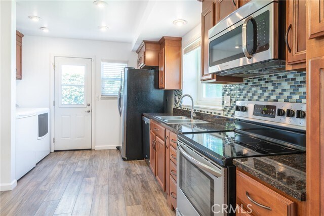 Building Photo - 6062 Arrowhead Dr