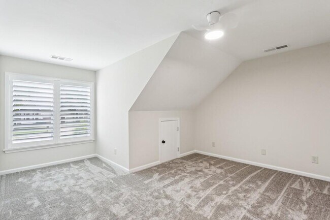 Building Photo - 5032 Hickory Hills Dr