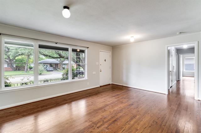 Building Photo - 9831 Mercer Dr