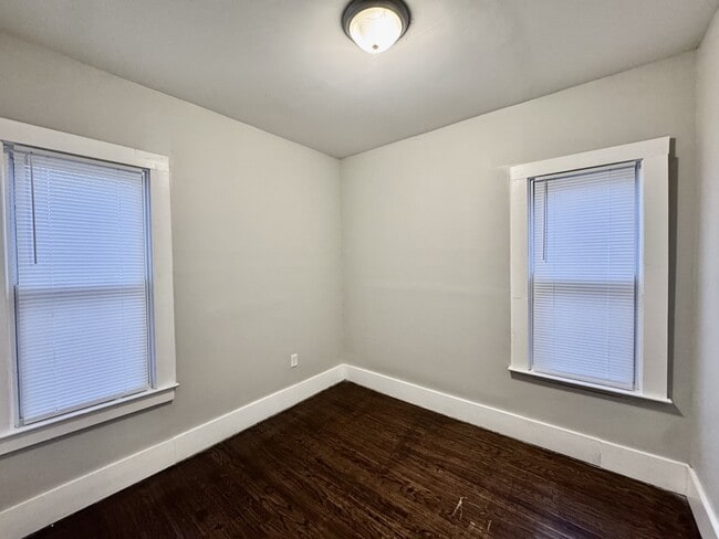 Building Photo - 14570 Lappin St