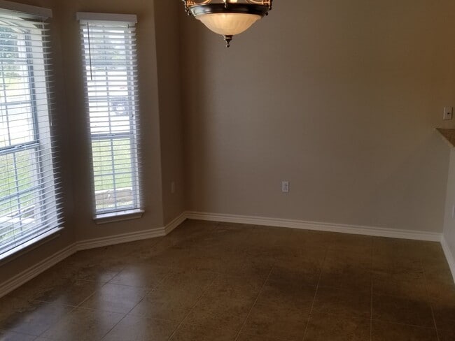 Building Photo - Great Home!