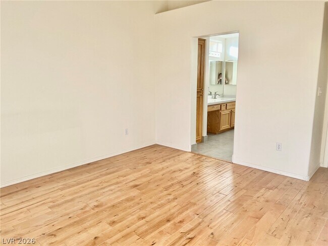 Building Photo - 10729 Clear Meadows Dr