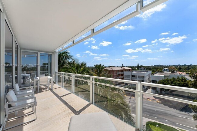 Building Photo - 9001 Collins Ave
