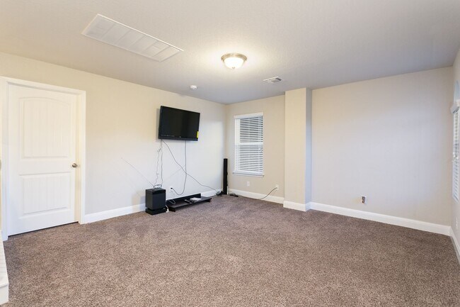 Building Photo - 5820Couble Falls