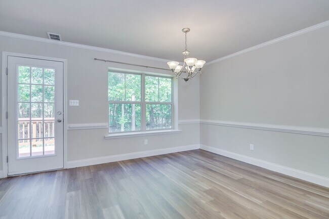 Building Photo - 3 Bedroom 2.5 Bath - Over Half Acre Lot!