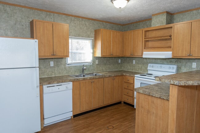 Building Photo - 1767 Goodman Lake Rd