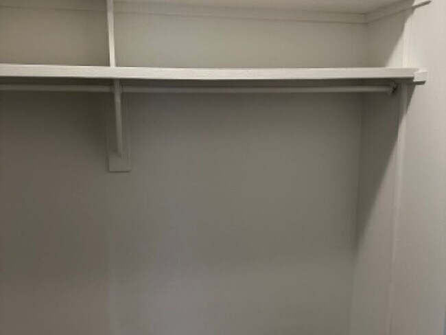 Building Photo - 3 Bedroom Condo in Southfield
