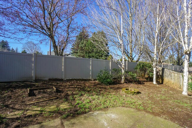Building Photo - BEAUTIFUL FOUR BEDROOM IN CAMAS