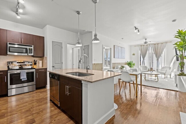 Building Photo - 5250 Town and Country Blvd