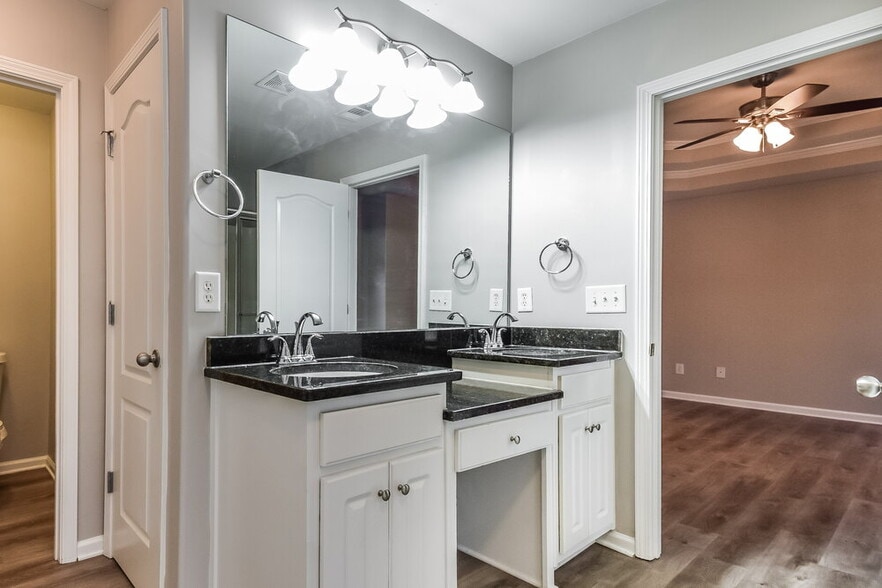 Building Photo - 1950 Lily Valley Dr