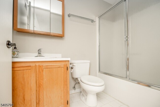 Building Photo - 52 Brookside Ln