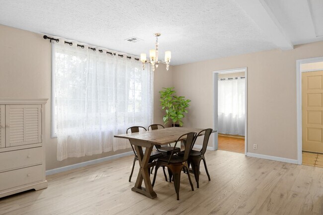 Building Photo - 1922 Scenic Ave