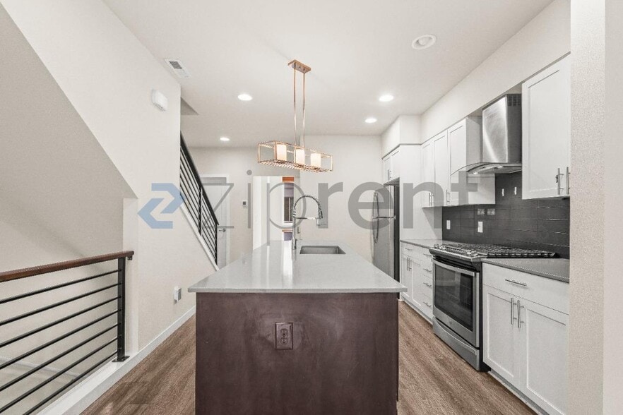 Building Photo - 1588 139th Ct NE