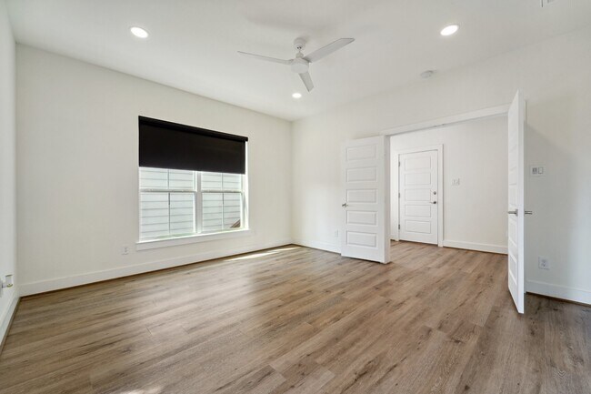 Building Photo - 2520 Ohsfeldt St