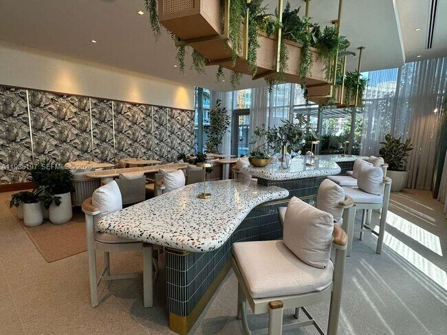 Building Photo - 77 SE 5th St