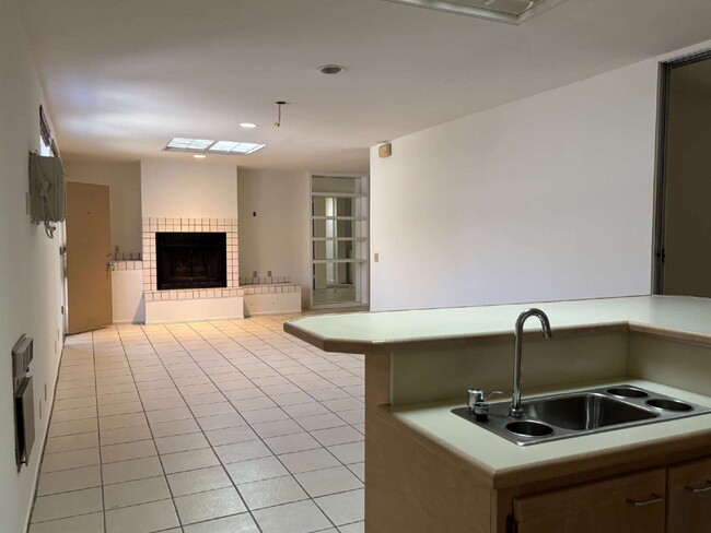 Building Photo - Indian Wells CC  For Rent!