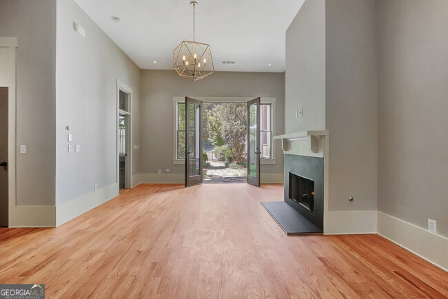 Building Photo - 10659 Serenbe Ln