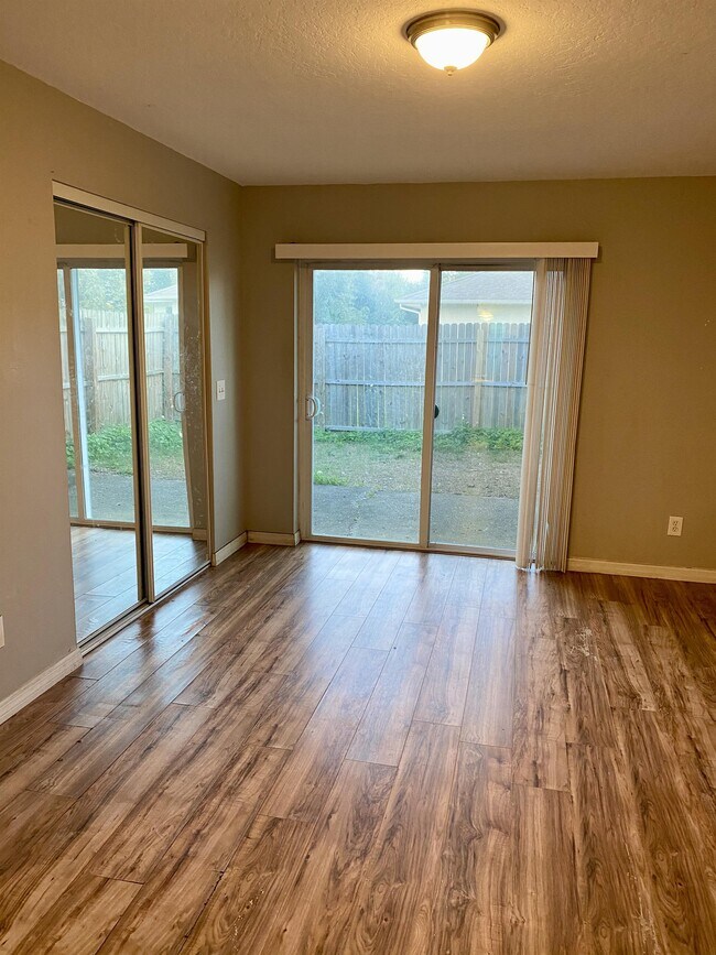 Building Photo - 491 10th St