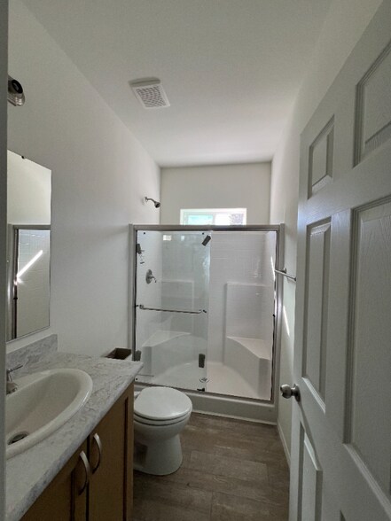 Building Photo - 2000 E Frontier Ave