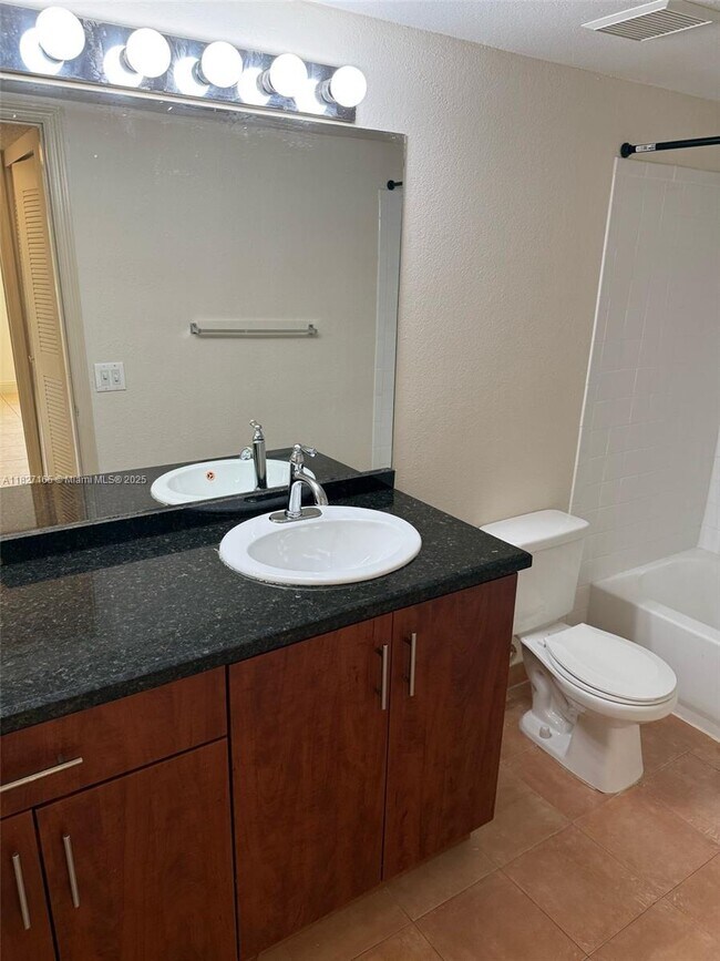 Building Photo - 457 Vista Isles Dr