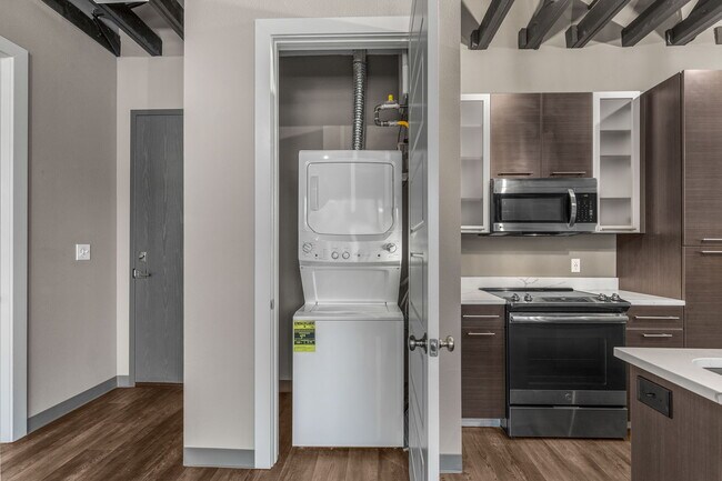 Building Photo - 901 9th St