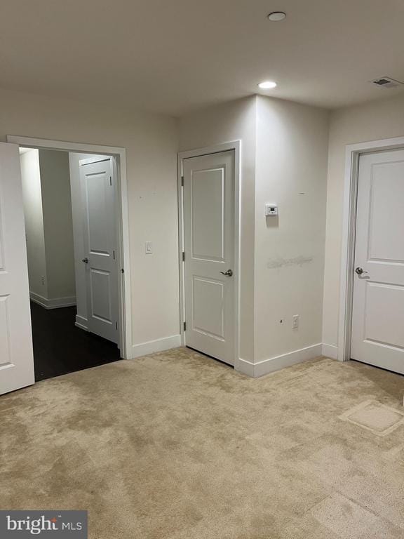 Building Photo - 805 Lakeview Ct