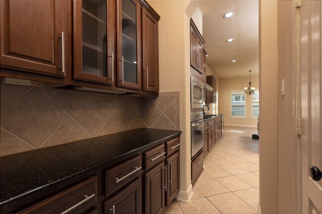 Building Photo - 17303 Quiet Shores Dr