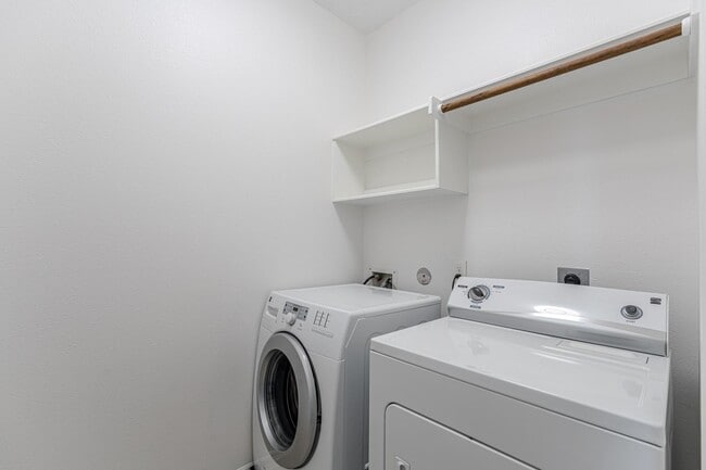 Building Photo - 58 Aventura Pl