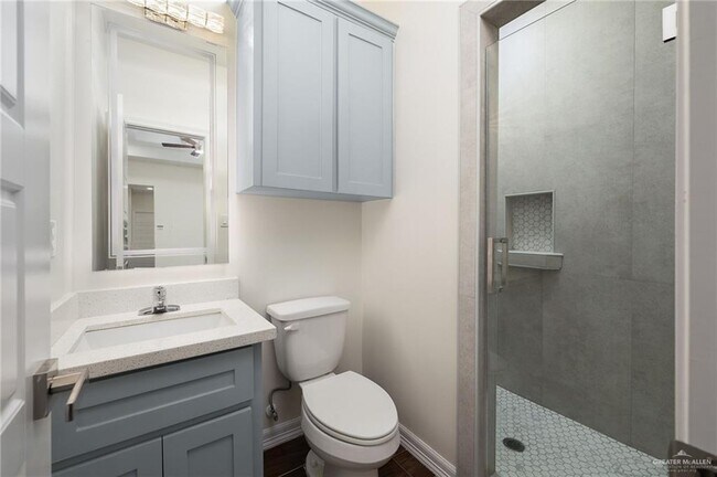 Building Photo - 3107 E Tamarindo Ave