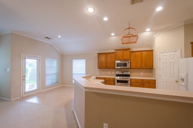 Building Photo - 21427 Willow Glade Dr