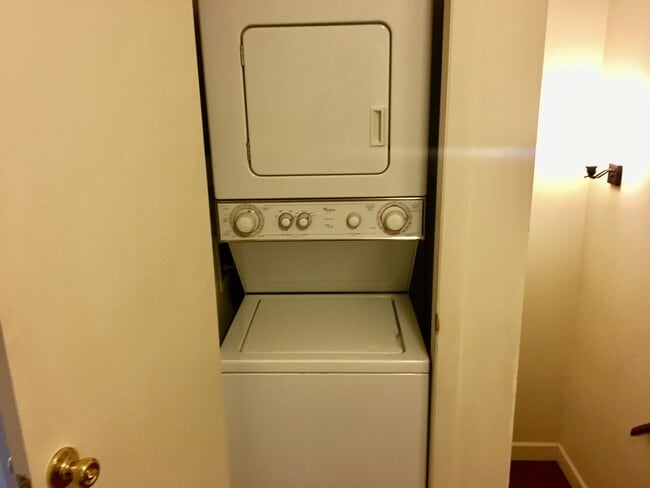 Building Photo - Beautiful Two-story, 3 Bed, 1.5 Bath Condo 1/2 Mile from CSU!