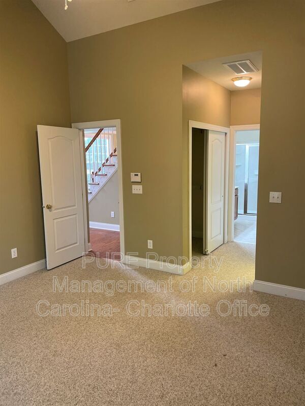 Building Photo - 9504 Lost Key Ct
