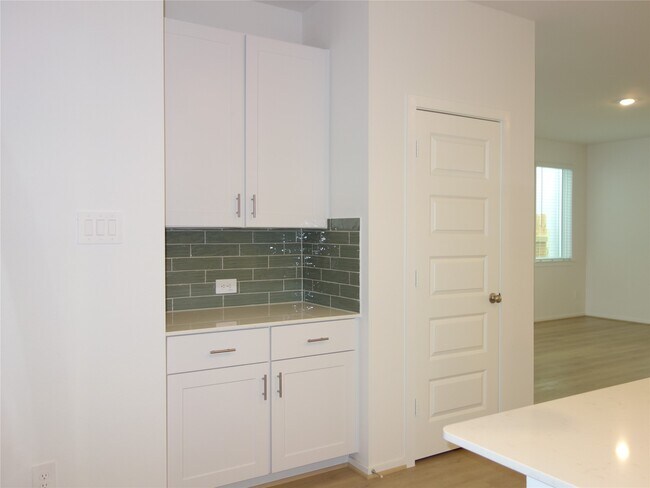 Building Photo - 620 Sand Dollar Dr