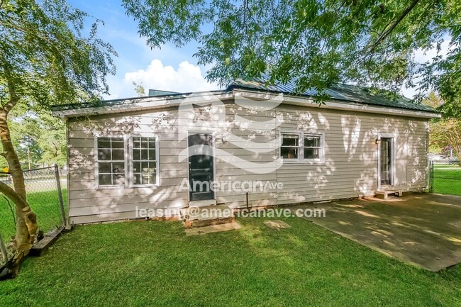 Building Photo - 818 Truitt Ave