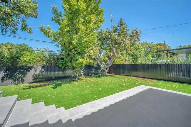 Building Photo - 8011 SW 18th Terrace