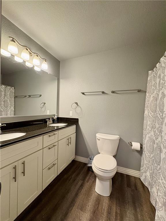 Building Photo - 810 E Central Ave