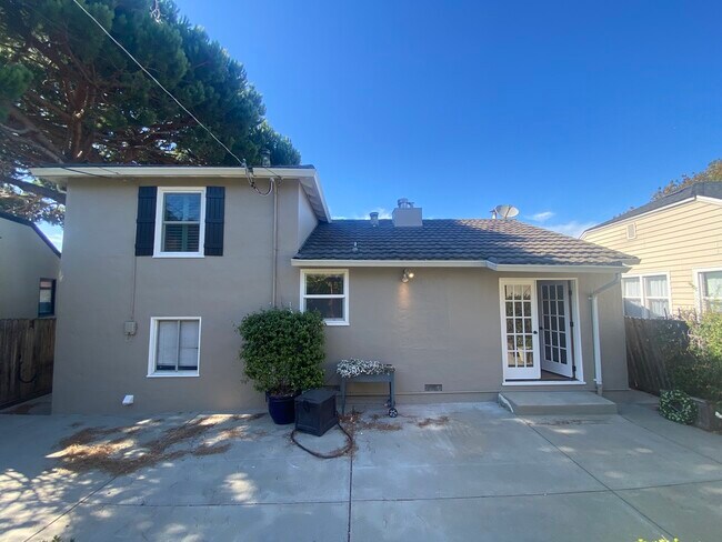 Building Photo - 738 Sycamore Ave