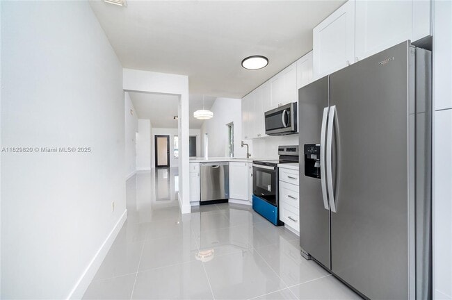 Building Photo - 8352 SW 148th Ave
