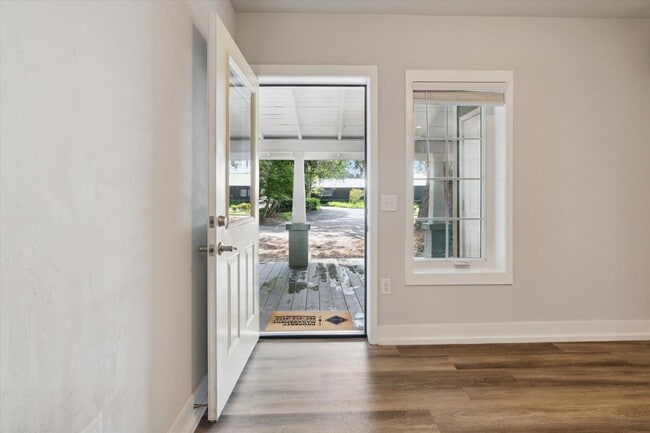 Building Photo - 1 Bedroom 1 Bathroom FALL 2026!