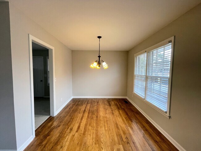 Building Photo - 615 Austin Dr NW