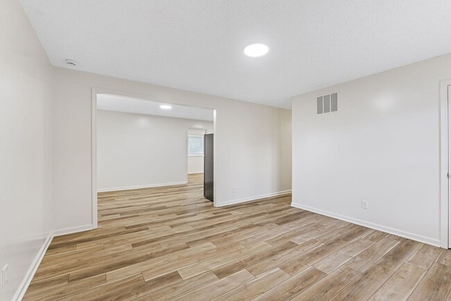 Building Photo - 1758 Marsdale Ave