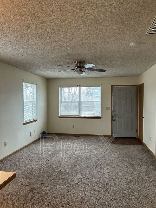 Building Photo - 810 E Jackson St