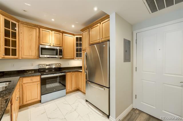 Building Photo - 2700 E Cherry Creek S Dr