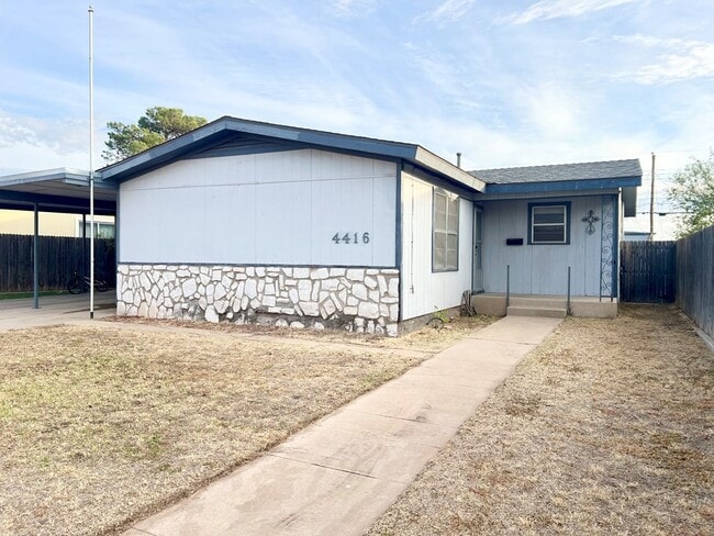 Building Photo - 4416 Redbud Ave