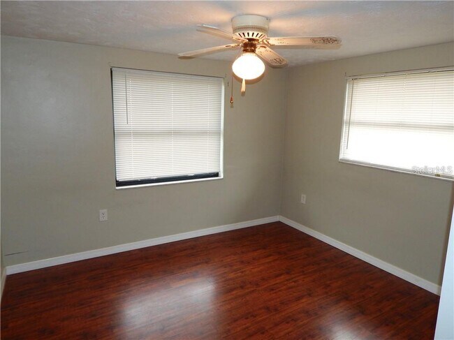 Building Photo - 5702 Moog Rd