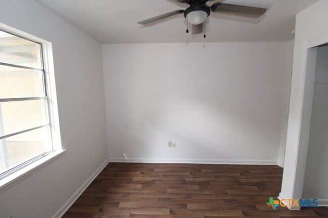 Building Photo - 502 S 9th St