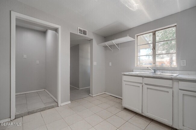 Building Photo - 10368 Potencia Dr