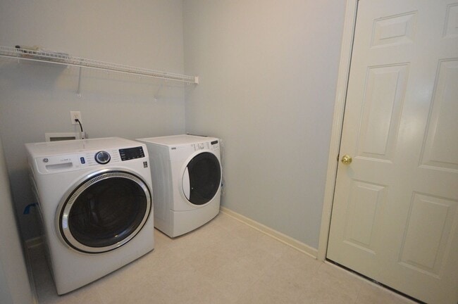 Building Photo - 1507 Hinchliff Ct