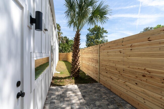 Building Photo - 29 Masters Dr